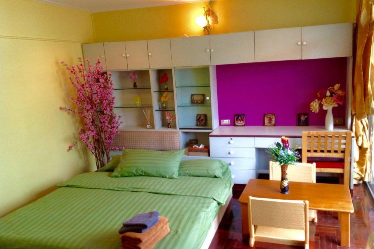 B&B 22 House Bangkok Exteriör bild