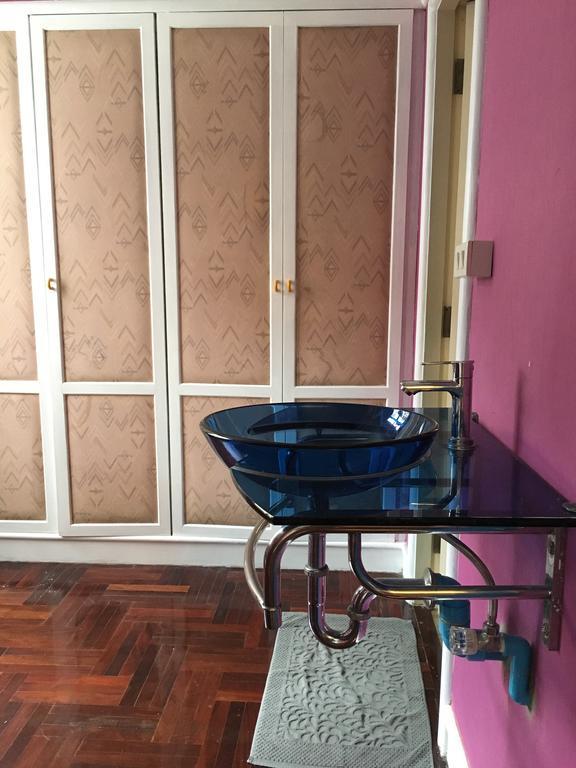 B&B 22 House Bangkok Exteriör bild