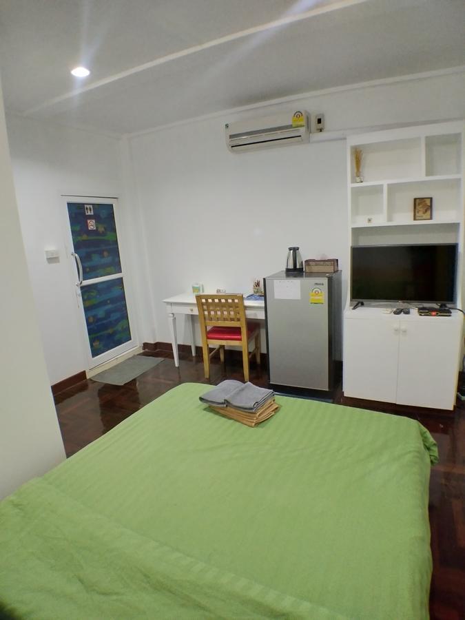 B&B 22 House Bangkok Exteriör bild