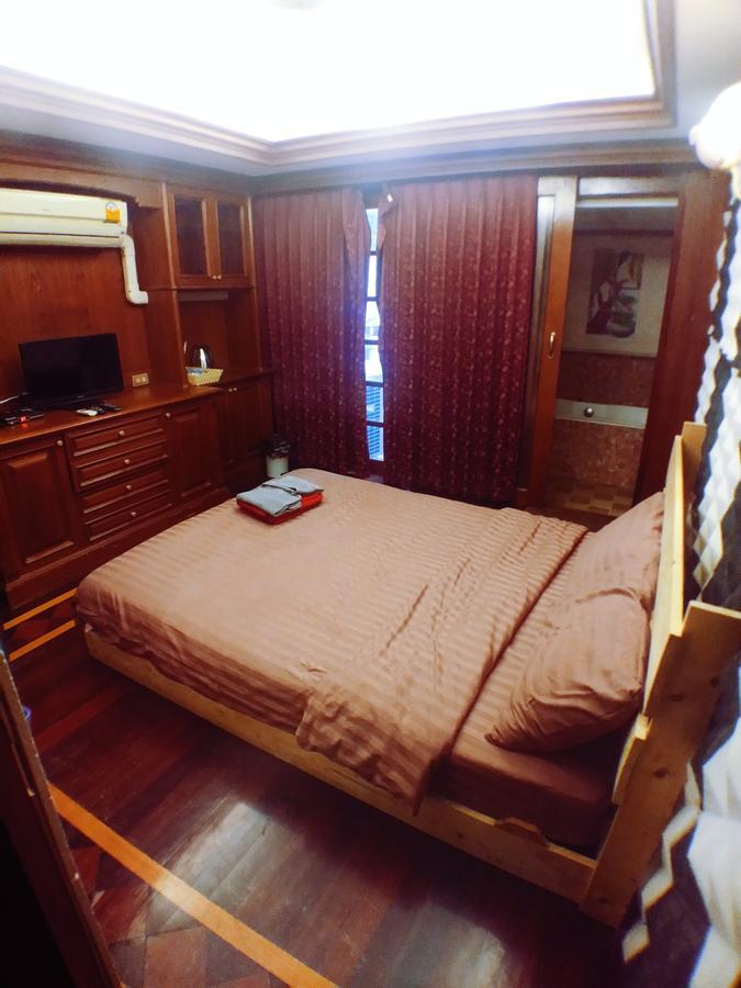 B&B 22 House Bangkok Exteriör bild