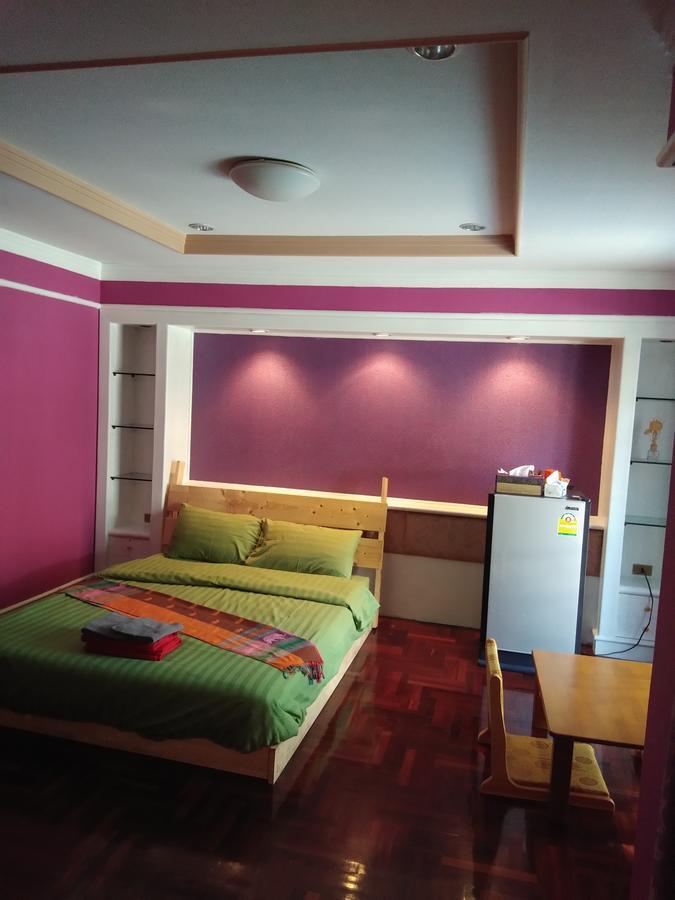 B&B 22 House Bangkok Exteriör bild